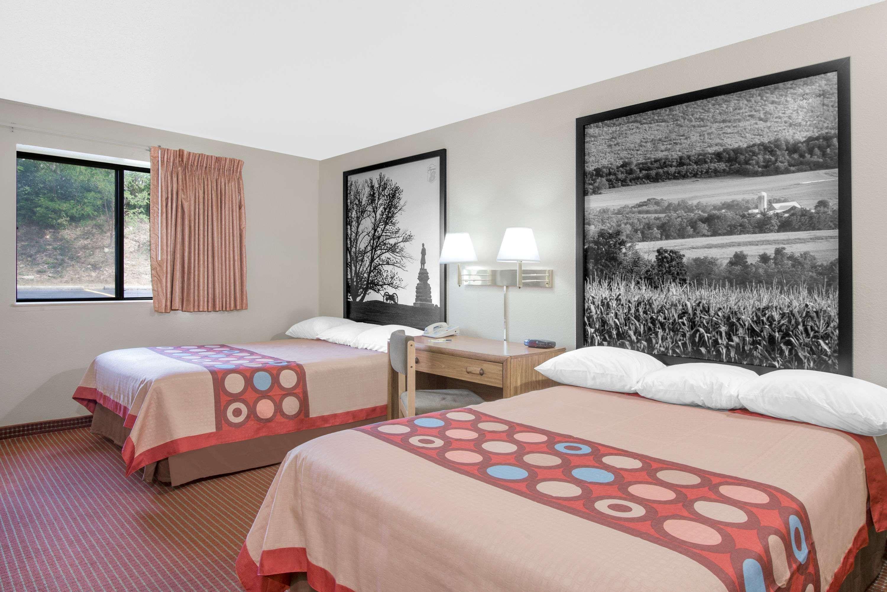 מלון Super 8 By Wyndham אלטונה מראה חיצוני תמונה