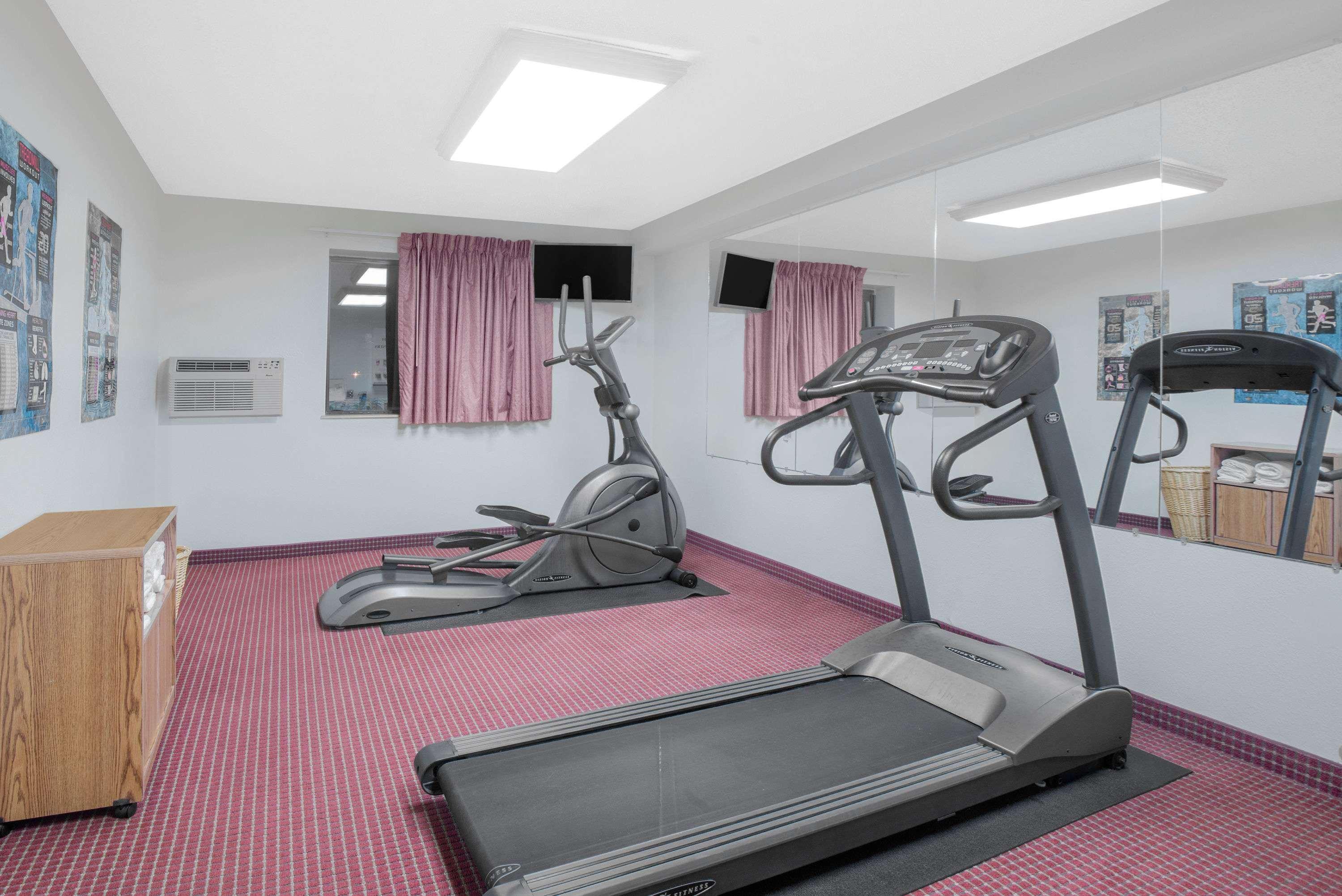 מלון Super 8 By Wyndham אלטונה מראה חיצוני תמונה