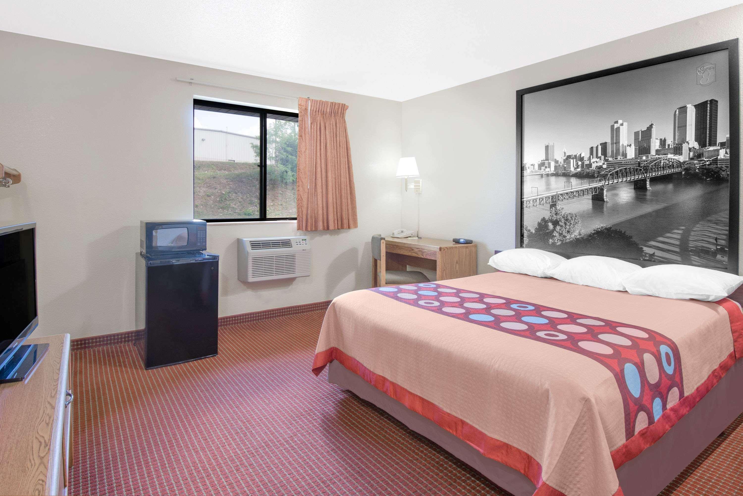 מלון Super 8 By Wyndham אלטונה מראה חיצוני תמונה