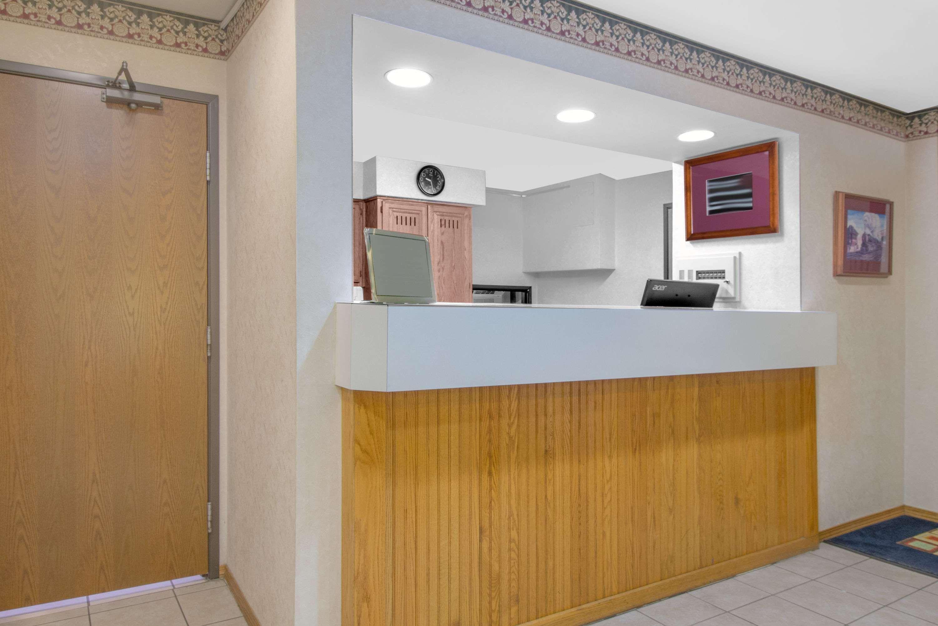 מלון Super 8 By Wyndham אלטונה מראה חיצוני תמונה